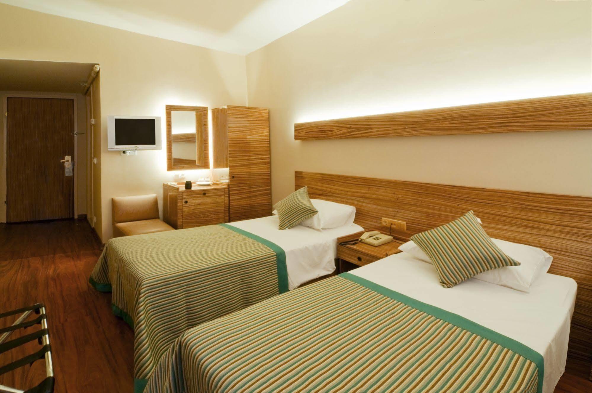 Hotel Buyuk Keban Istanbul Exterior foto
